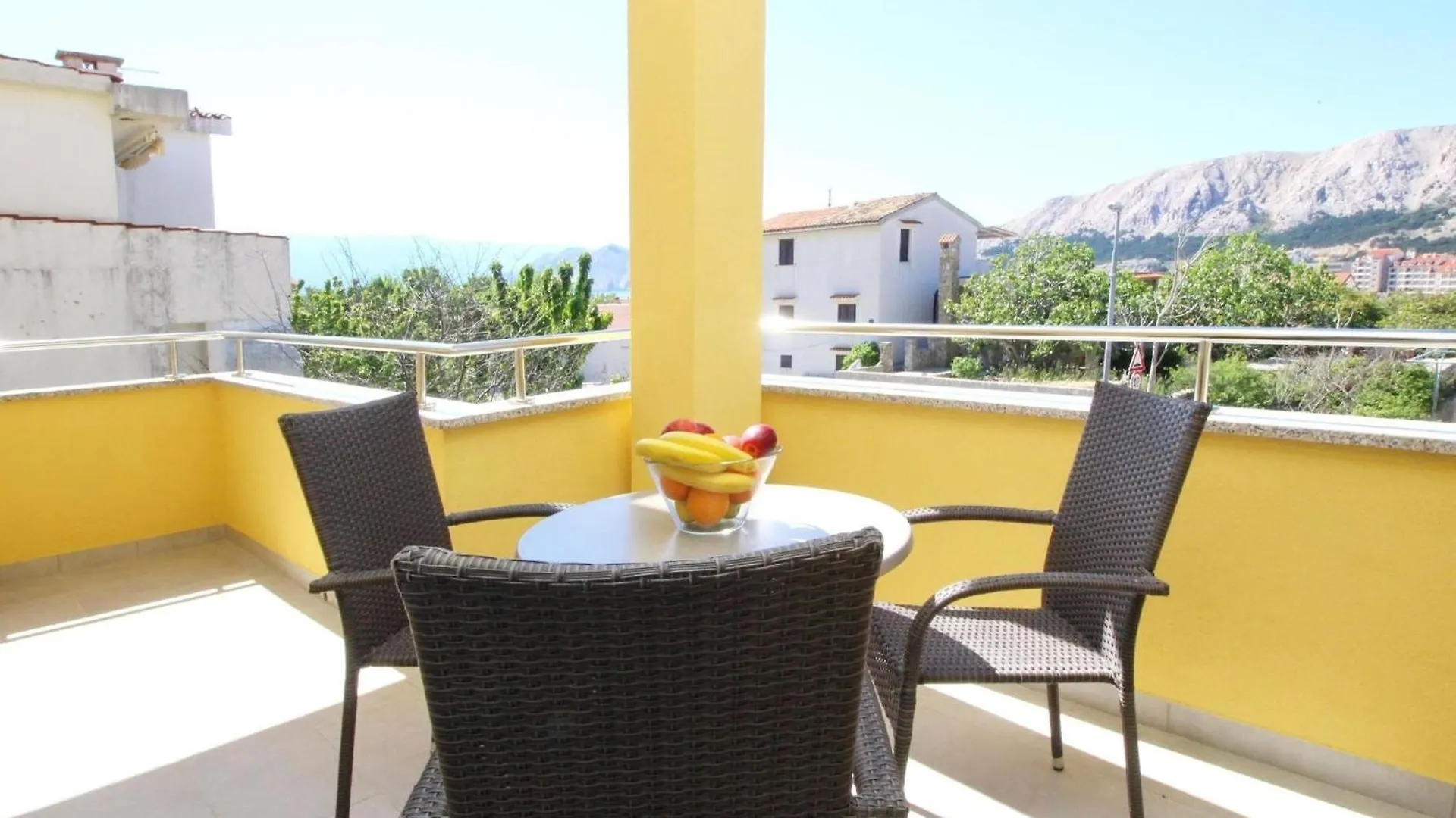 Apartment Gemuetliches Appartement In Baska Mit Eigenem Balkon