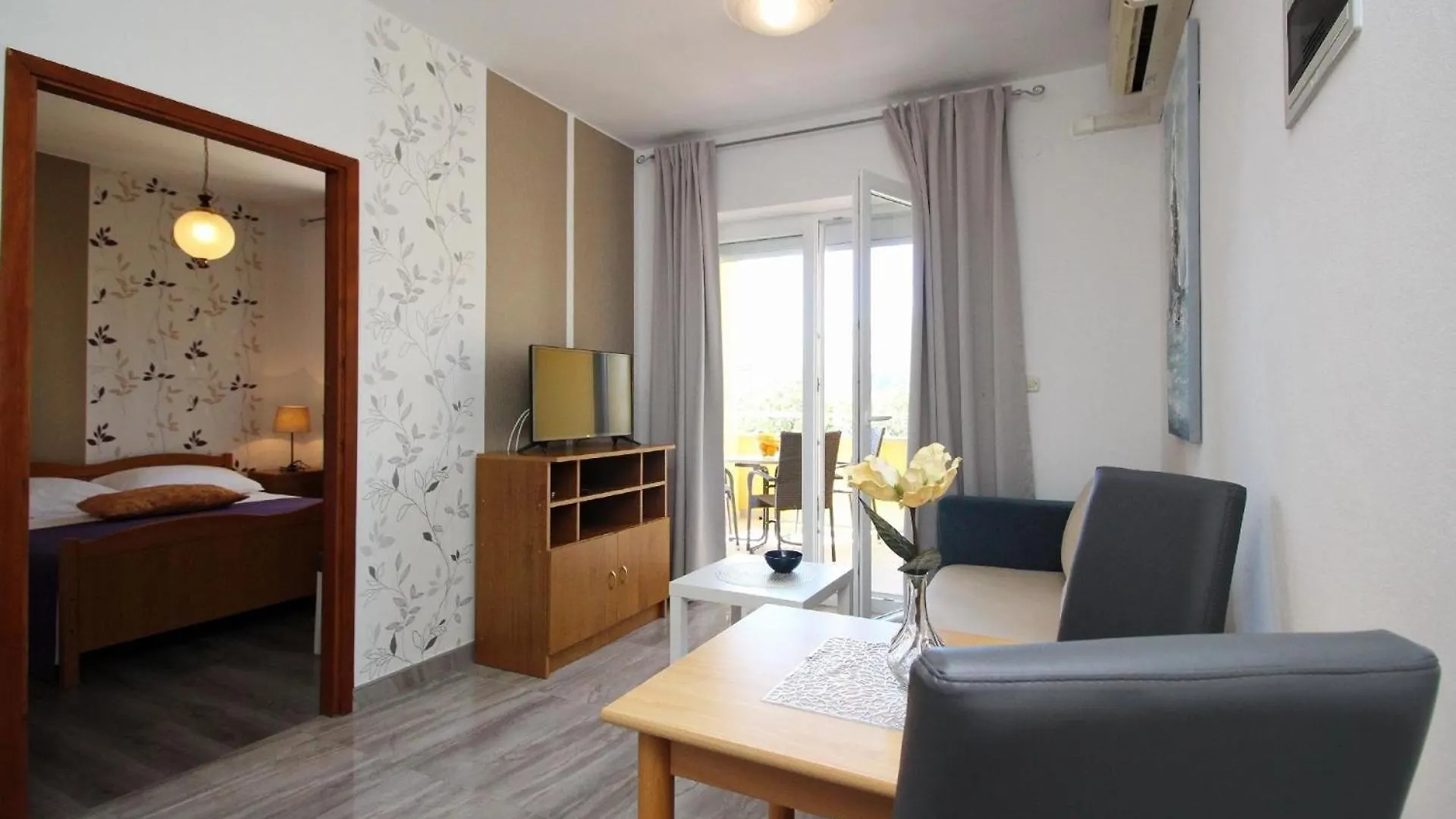 Gemuetliches Appartement In Baska Mit Eigenem Balkon Apartment